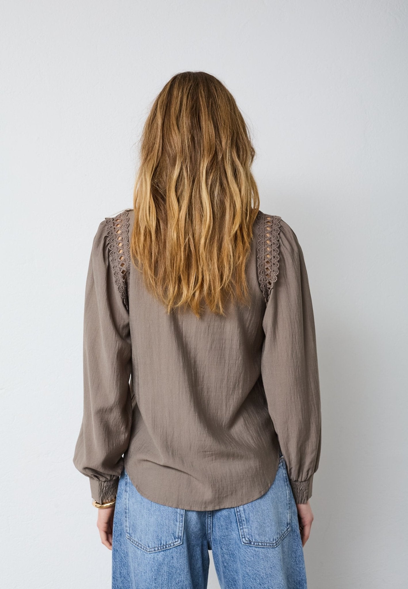 NotisCC Lace V - Shirt - Walnut - Co'couture