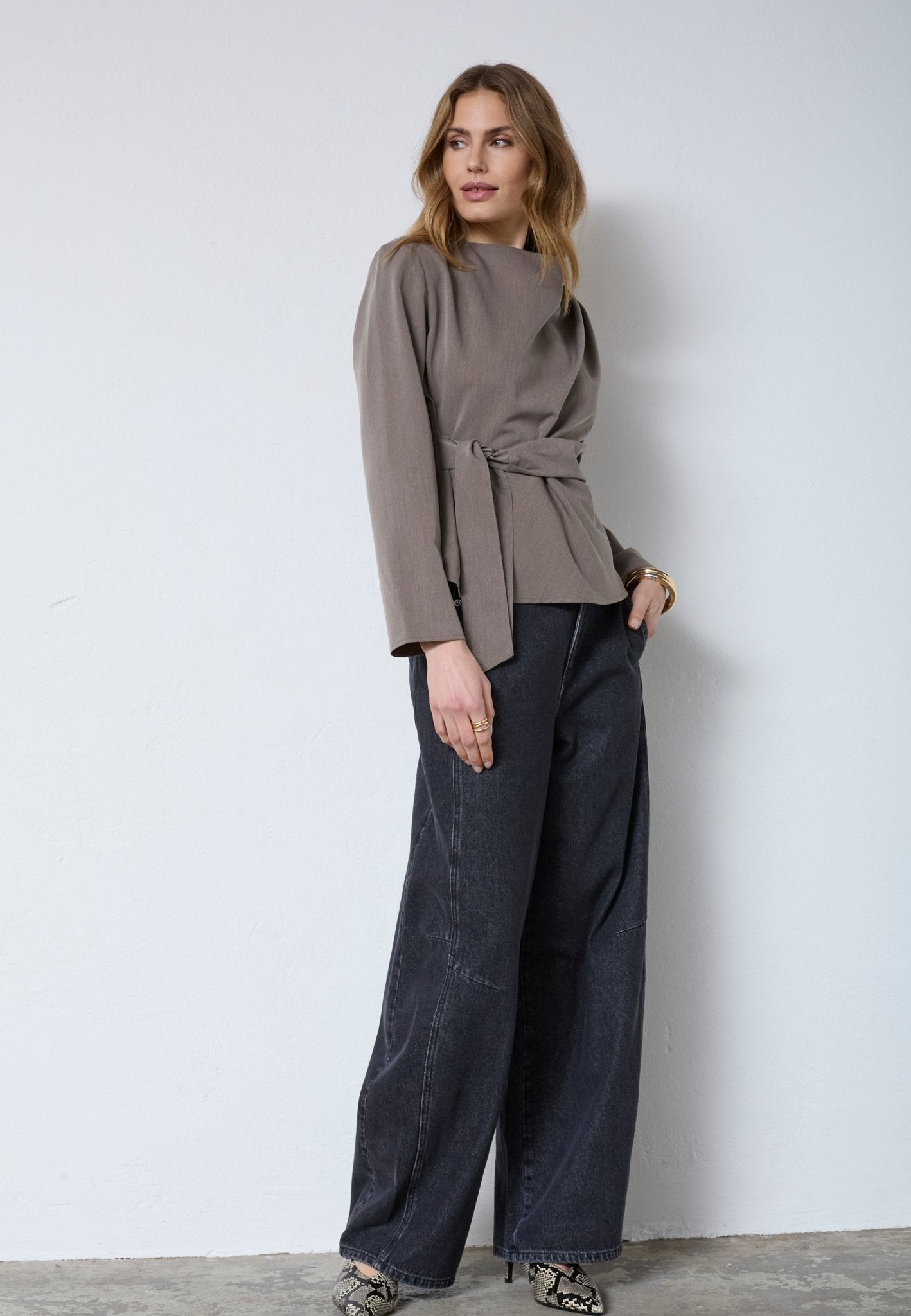 TengaCC Pleat Blouse - Walnut - Co'couture